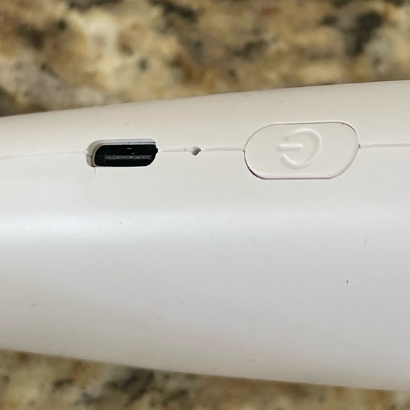 Bladeless Neck Fan White - Picture 7 of 9